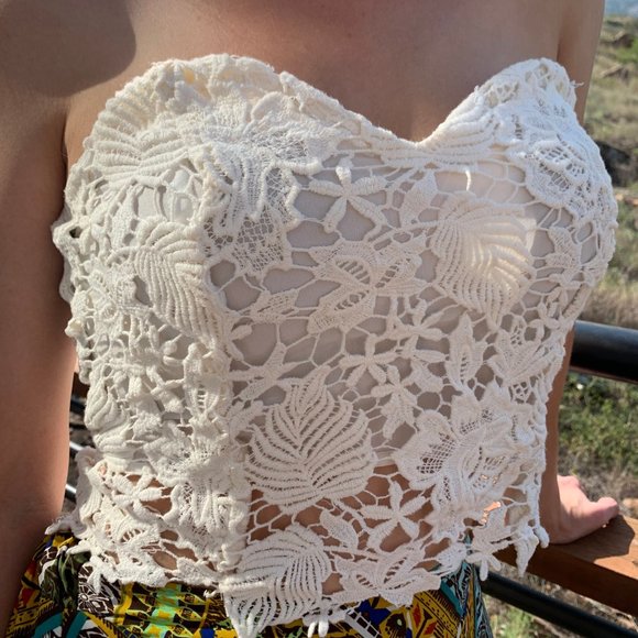 White lace crop top - Picture 1 of 3